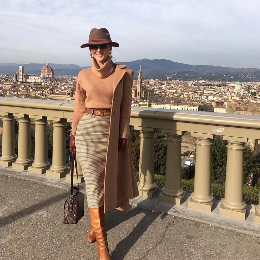 Meet your Posher, Fjoralba